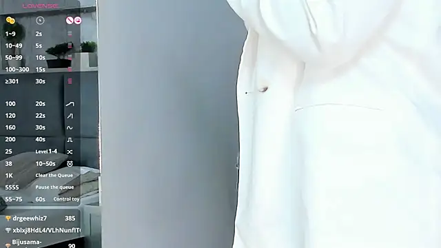 Snapshot of Salome_Diaz_ chatting on 02/27/25, 07:37 Salome Diaz  online show from 02/27/25, 07:37