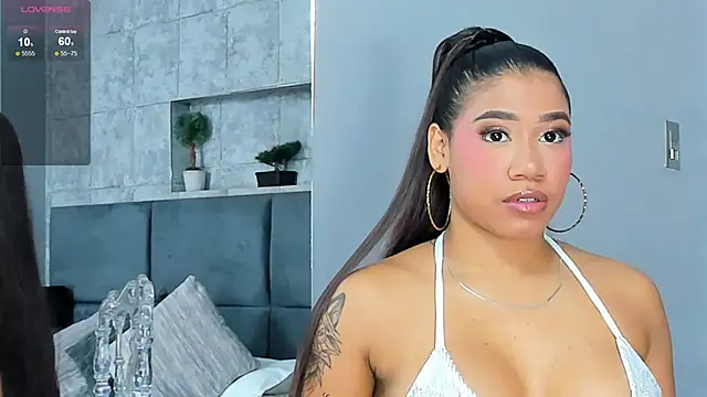 Snapshot of Salome_Diaz_ chatting on 03/01/25, 01:29 Salome Diaz  online show from 03/01/25, 01:29