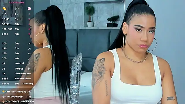 Snapshot of Salome_Diaz_ chatting on 03/04/25, 04:30 Salome Diaz  online show from 03/04/25, 04:30