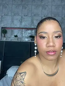 Snapshot of Salome_Diaz_ chatting on 03/12/25, 05:17 Salome Diaz  online show from 03/12/25, 05:17