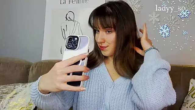 Snapshot of Sofia_Hugs chatting on 01/30/25, 11:11 Sofia Hugs online show from 01/30/25, 11:11