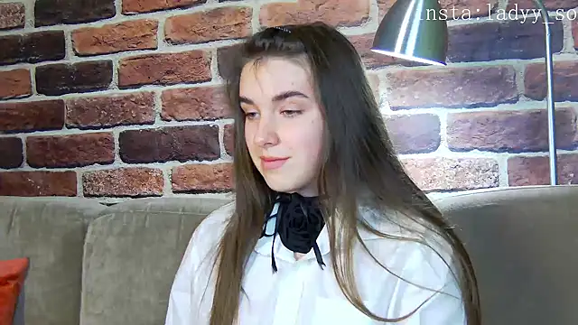 Sofia Hugs online show from 11/13/25, 09:25