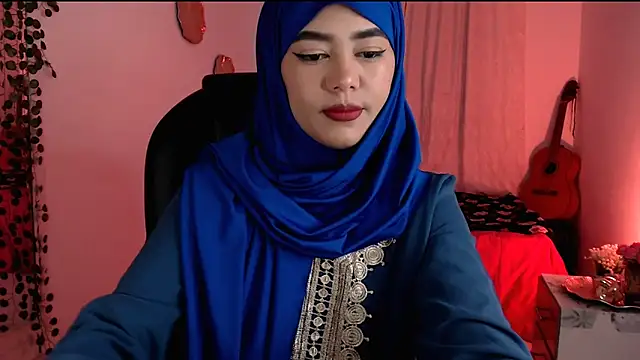 Snapshot of azzahara069 chatting on 06/07/26, 12:48 azzahara069 online show from 06/07/26, 12:48