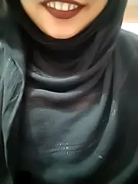 Snapshot of Indian-Nazia chatting on 01/01/25, 01:16 Indian-Nazia online show from 01/01/25, 01:16