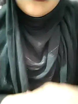 Snapshot of Indian-Nazia chatting on 01/04/25, 12:49 Indian-Nazia online show from 01/04/25, 12:49