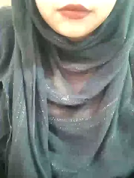 Snapshot of Indian-Nazia chatting on 02/08/25, 10:07 Indian-Nazia online show from 02/08/25, 10:07