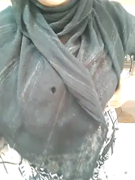 Snapshot of Indian-Nazia chatting on 02/12/25, 06:29 Indian-Nazia online show from 02/12/25, 06:29