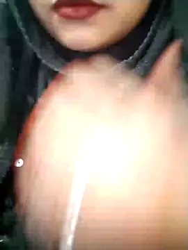 Snapshot of Indian-Nazia chatting on 02/18/25, 10:49 Indian-Nazia online show from 02/18/25, 10:49