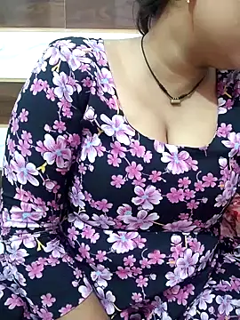 Snapshot of Indian-Nazia chatting on 10/13/25, 06:35 Indian-Nazia online show from 10/13/25, 06:35