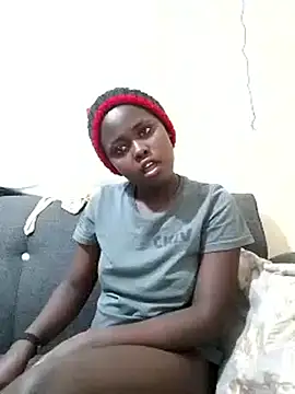 Sweetcecie01 online show from 09/12/25, 09:04