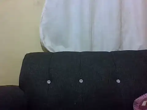 Snapshot of Sweetcecie01 chatting on 06/27/26, 08:14 Sweetcecie01 online show from 06/27/26, 08:14