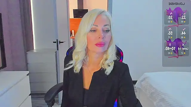 Miya Kisss online show from 10/25/25, 09:06