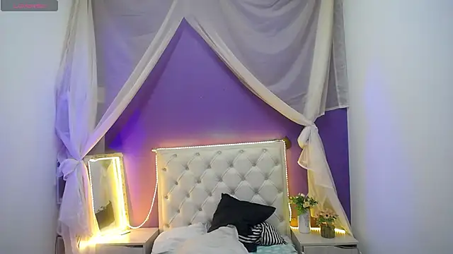 Snapshot of Ingrid_Casas chatting on 01/15/25, 12:30 Ingrid Casas online show from 01/15/25, 12:30