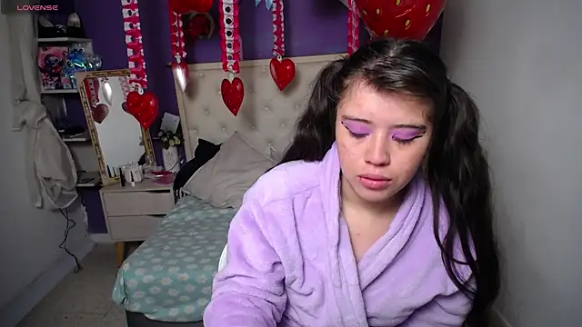 Snapshot of Ingrid_Casas chatting on 02/24/25, 12:20 Ingrid Casas online show from 02/24/25, 12:20