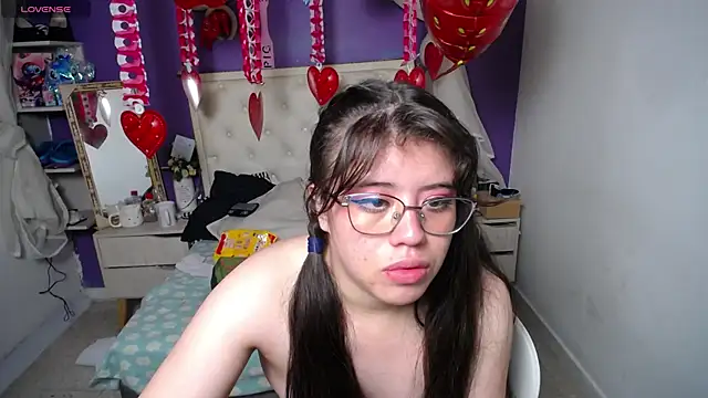 Snapshot of Ingrid_Casas chatting on 02/24/25, 05:42 Ingrid Casas online show from 02/24/25, 05:42