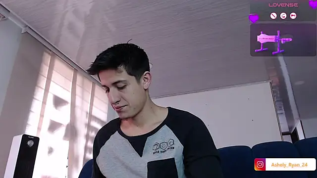 ashely ryan24 online show from 11/09/25, 08:29