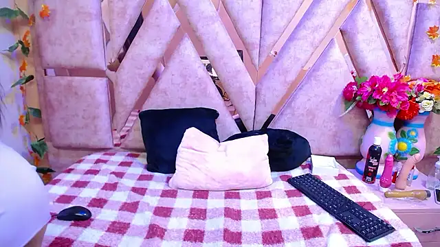 Azul Horny18 online show from 02/15/26, 08:02