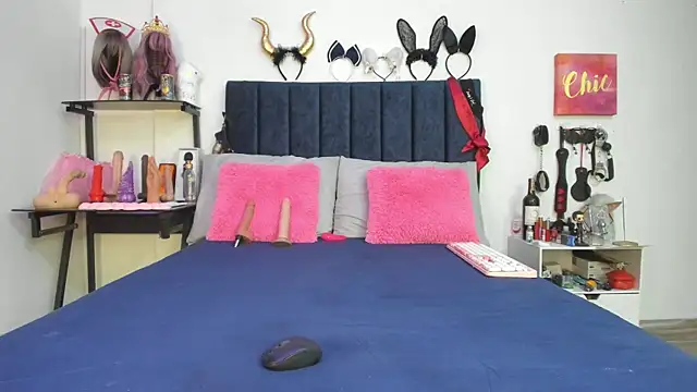 emmily giraldo online show from 11/13/25, 01:10