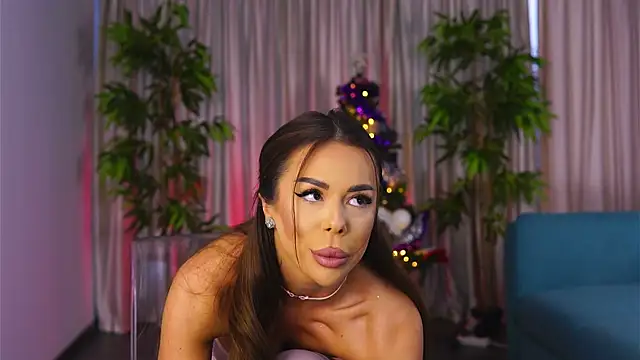 MissKiarra online show from 12/13/24, 06:00