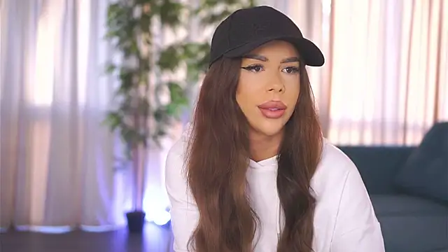 MissKiarra online show from 01/14/25, 06:56