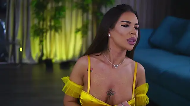 MissKiarra online show from 03/01/25, 04:47