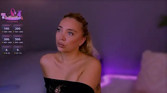 Jessielle online show from 10/10/25, 10:25