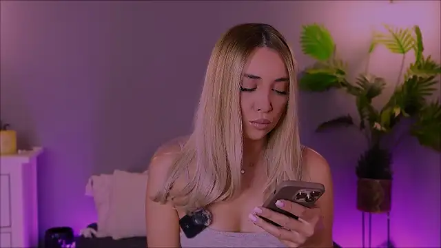 Jessielle online show from 11/17/25, 10:21