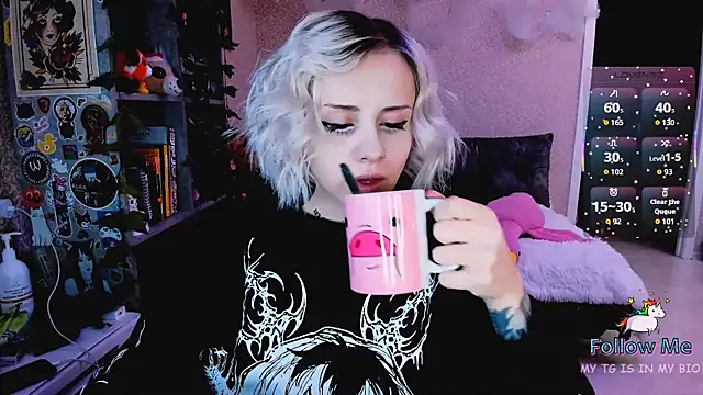 NaniMoore online show from 11/30/25, 08:35