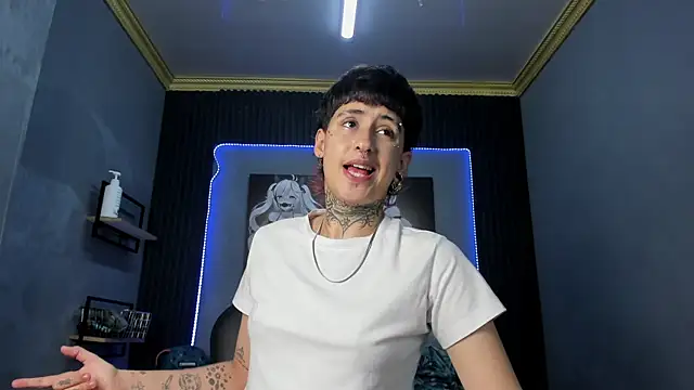 Ethan lennox online show from 11/18/25, 03:27