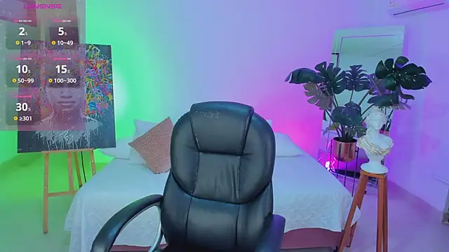 JANYLOVE   online show from 04/01/26, 10:49