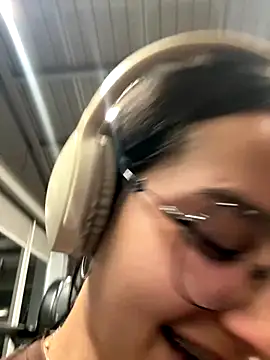  vaness online show from 11/28/25, 05:10