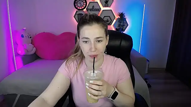 SabrinViolet online show from 06/24/26, 08:02