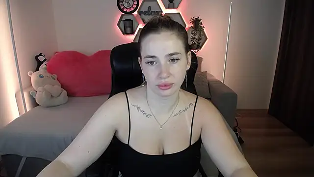 SabrinViolet online show from 07/13/26, 08:06