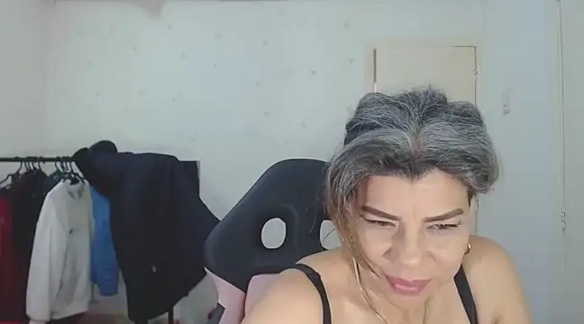 vikyadams online show from 03/10/25, 04:14