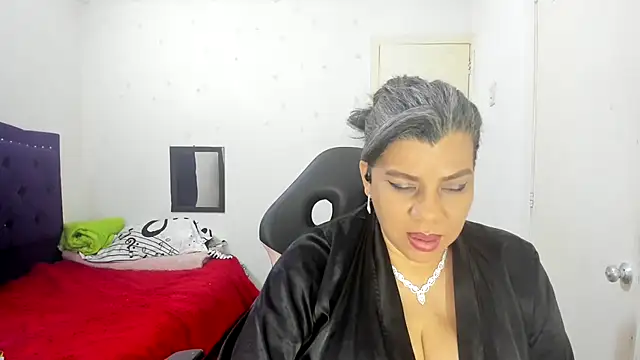 vikyadams online show from 10/06/25, 01:58