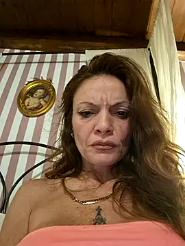 Snapshot of vampvanna23 chatting on 07/05/26, 11:23 vampvanna23 online show from 07/05/26, 11:23