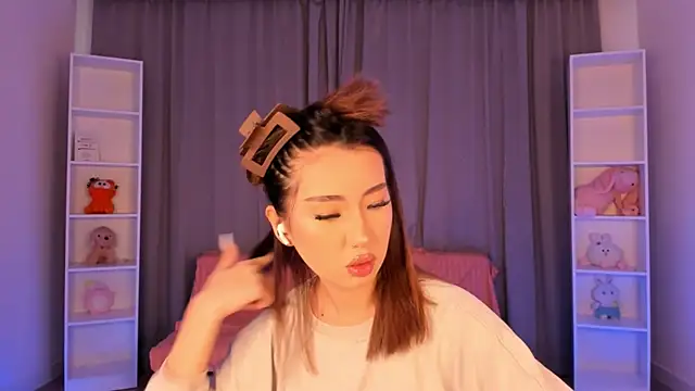 tinki winkii online show from 12/18/25, 06:41