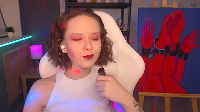 Snapshot of FascinatingEyess chatting on 12/14/24, 07:03 FascinatingEyess online show from 12/14/24, 07:03