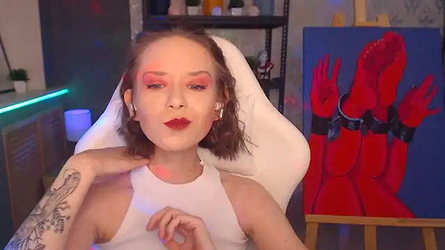 Snapshot of FascinatingEyess chatting on 12/14/24, 10:07 FascinatingEyess online show from 12/14/24, 10:07