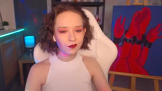 Snapshot of FascinatingEyess chatting on 12/18/24, 11:45 FascinatingEyess online show from 12/18/24, 11:45