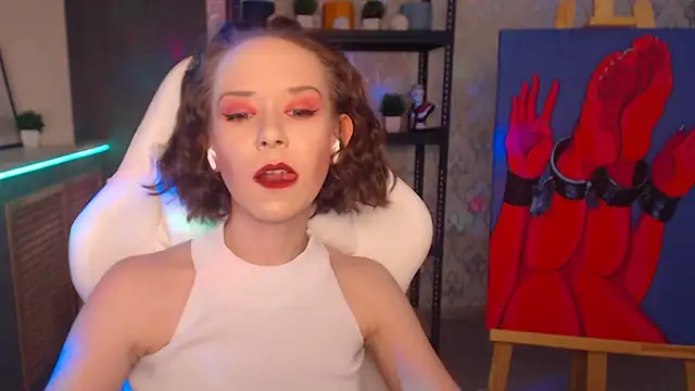 Snapshot of FascinatingEyess chatting on 12/21/24, 10:40 FascinatingEyess online show from 12/21/24, 10:40