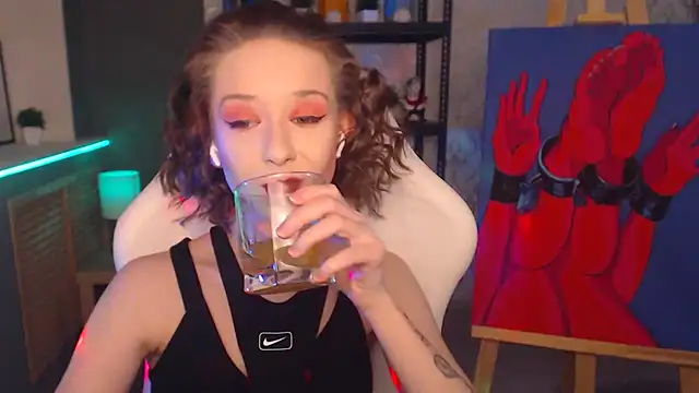 Snapshot of FascinatingEyess chatting on 01/23/25, 10:33 FascinatingEyess online show from 01/23/25, 10:33