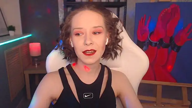 Snapshot of FascinatingEyess chatting on 02/04/25, 09:31 FascinatingEyess online show from 02/04/25, 09:31