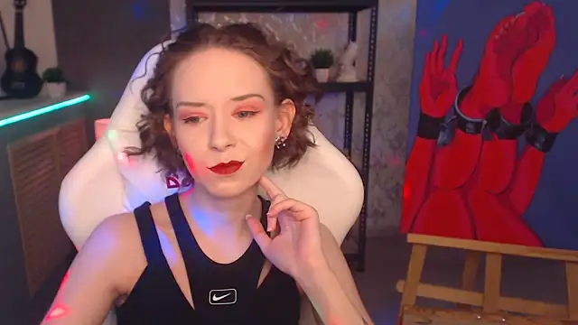 Snapshot of FascinatingEyess chatting on 03/18/25, 08:36 FascinatingEyess online show from 03/18/25, 08:36