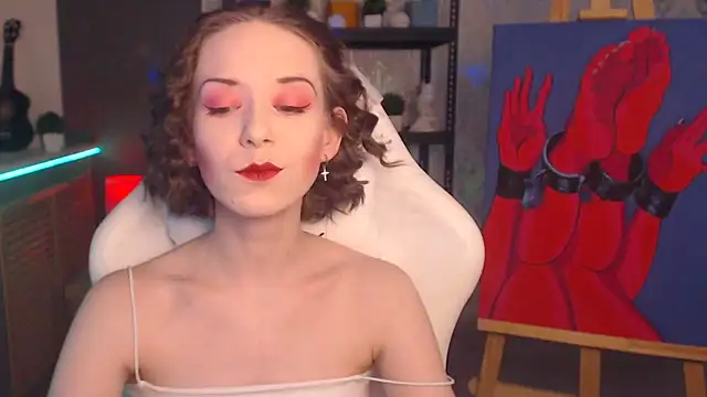 Snapshot of FascinatingEyess chatting on 10/09/25, 06:17 FascinatingEyess online show from 10/09/25, 06:17