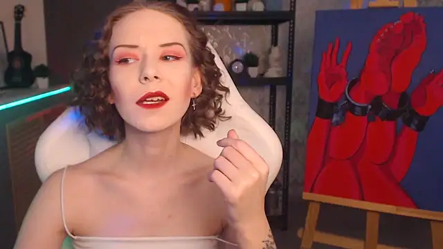 Snapshot of FascinatingEyess chatting on 10/12/25, 06:07 FascinatingEyess online show from 10/12/25, 06:07