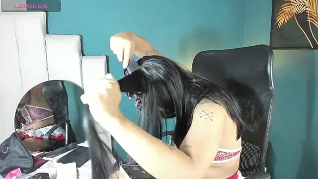 yossi peach cute online show from 11/24/25, 08:08