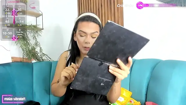 yossi peach cute online show from 12/22/25, 03:20