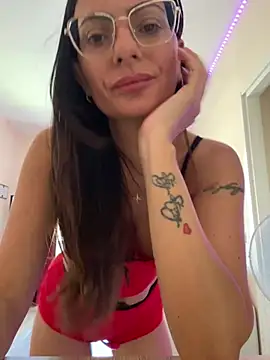 Snapshot of ladymask_2023 chatting on 07/11/26, 08:39 ladymask 2023 online show from 07/11/26, 08:39