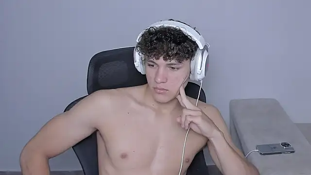 laurent nova online show from 10/02/25, 09:44